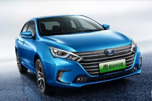 7.9秒破百，這就是比亞迪全面進入續航400公里時代的秦EV450