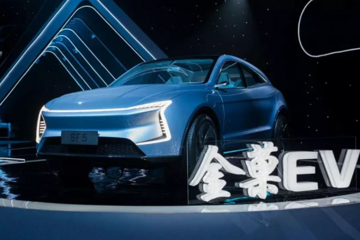 中美智慧“合體” 金菓EV首款電動汽車“機智過人”