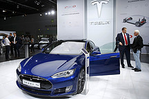 马斯克想私有化特斯拉这件事，公司内部一半人不同意