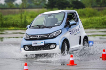 工況續(xù)航提升至301km，眾泰E200 Pro要不要考慮？