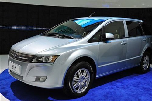 <a class='link'  target='_blank'>比亞迪E6</a>,出租車，私家車