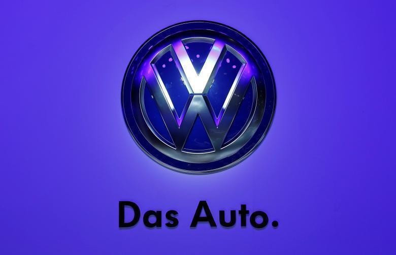 Переход на рынок электромобилей/После скандала с выбросами прибыль Volkswagen может сократиться в 2018 году