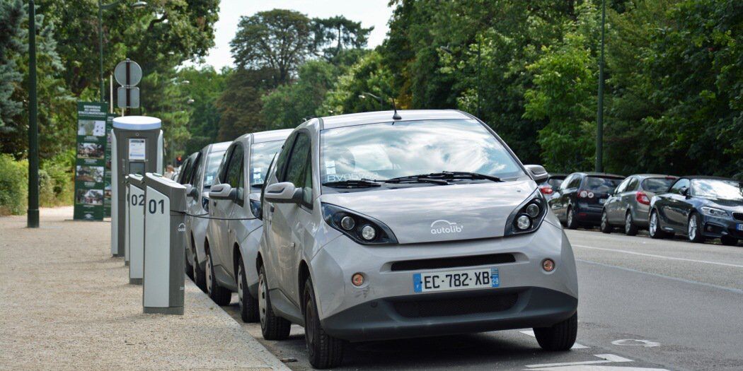 Не имея возможности свести концы с концами, правительство Парижа хочет остановить сервис совместного использования электромобилей Autolib.