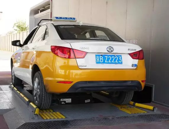 北京的新风向：纯电动出租车、换电