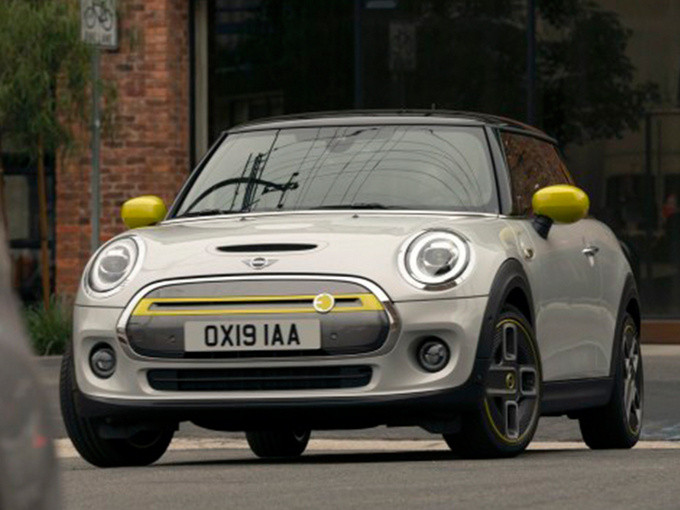 MINI純電動(dòng)車售價(jià)曝光 即將國產(chǎn)/競(jìng)爭(zhēng)奔馳Smart-圖1