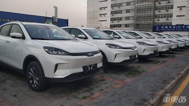北京電動車市真相調查：特斯拉蔚來賣瘋！吉利比亞迪割肉促銷