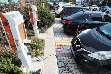 南京鼓勵快遞企業(yè)使用新能源汽車，享受優(yōu)先停車泊位且1小時(shí)內(nèi)免費(fèi)
