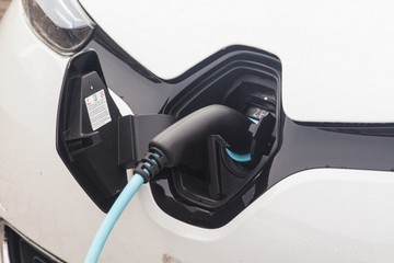 广州拨付2015年部分新能源汽车购置补贴款1.15亿元