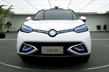 上海首发自动驾驶汽车路试号牌，上汽和蔚来率先获得