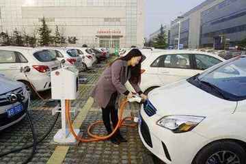 深圳奖励提前淘汰老旧车，促进提高新能源车比重