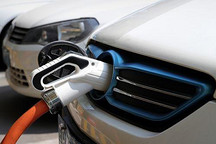 豪华车企集体拥抱新能源