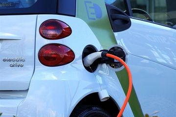 连云港2018年推广新能源汽车2000辆，建设充电桩5000个