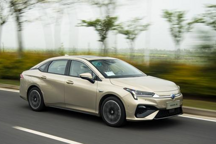 NEDC续航510km 试驾广汽新能源Aion S