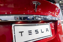 特斯拉 Autopilot 致命车祸初步报告：未“执行规避动作”