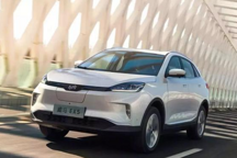 谁说电动车一撞就着？这车获C-NCAP五星好评，用实力说话