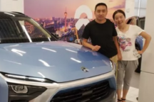 「手撕国航」李亚玲：一场因表扬蔚来ES8引发的「血案」