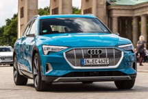 续航299公里卖5.5万美元，奥迪公布阉割版etron售价