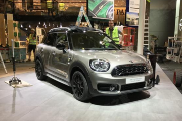 法兰克福车展探馆:MINI COUNTRYMAN插电
