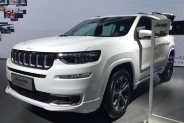 纯电续航70km，全新Jeep指挥官PHEV亮相成都车展