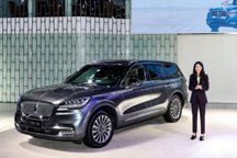 在今年人气下滑的成都车展上 豪华车品牌的强势分外抢眼