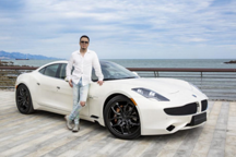 美国南加州豪华新能源品牌Karma汽车的新车交付仪式在青岛举行