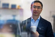 朱江明开始习惯站在镁光灯下