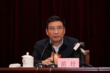 工信部苗圩:將把智能網(wǎng)聯(lián)汽車作為產(chǎn)業(yè)轉(zhuǎn)型升級(jí)重要方向