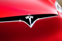 特斯拉“大跃进”，风光背后暗流涌动