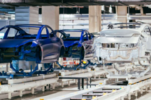 特斯拉官宣上海工厂投产！十个月创建厂奇迹，首辆国产Model 3已下线