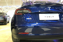 特斯拉上海工厂恢复生产交付 国产Model 3周产3000辆