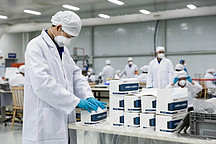 口罩消毒液，才不是车企搞过最野的跨界