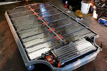 特斯拉如何改变电池行业的游戏规则？