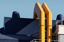 疫情袭击全球汽车业，14家车企100余家工厂被迫停产