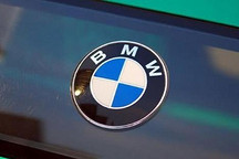 宝马可旋转的OLED屏获审批，或将引发新趋势？