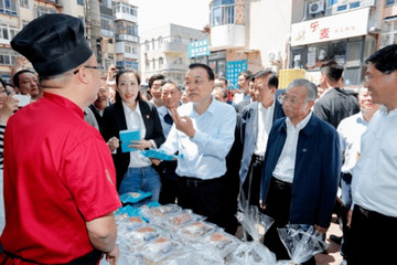 要摆摊，先买车