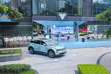 哪吒启动六城体验中心，“搅局”电动车下半场？