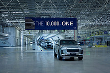 王兴偏爱理想，美团痴情出行