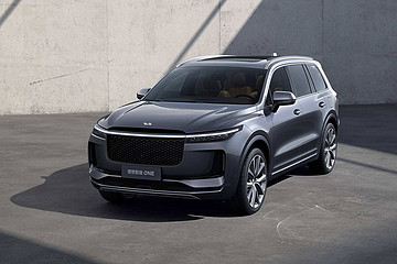 李想评拜腾失败：理想员工只飞最低折扣经济舱