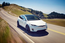 特斯拉报告：自动驾驶每 453 万英里 1 起事故，明显改善