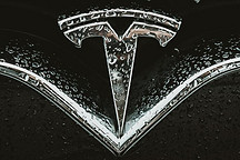 整车软件化趋势下，传统车企应该跟特斯拉学什么？