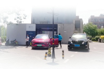 拼里程已落后，新能源车企拼生态的时候到了