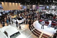 智能新能源汽车争夺战，正式进入“纯电时刻”