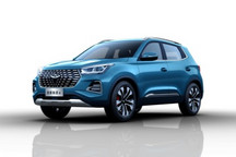 全新瑞虎e官图曝光 熏黑大灯更霸气 内饰全新设计