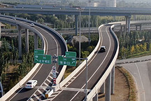 VS 特斯拉的NOA，蔚来的 NOP 赢了吗？