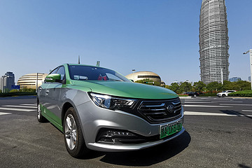 郑州：2022年底前出租车全部更换为新能源车