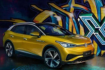 大众电动车来了：传统巨擘反扑中国造车新势力