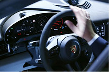 两巨头同时喊话：丰田章男不服特斯拉 大众CEO不做诺基亚