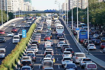 国务院：鼓励各地增加汽车号牌指标投放