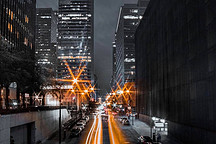 自动驾驶的残酷终局：特斯拉、蔚来、小鹏、滴滴，谁能成为历史注脚？