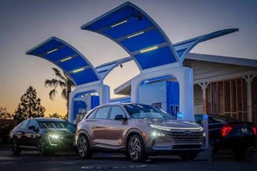 燃料電池風(fēng)起2021：一個超越鋰電的新能源“高維戰(zhàn)場”